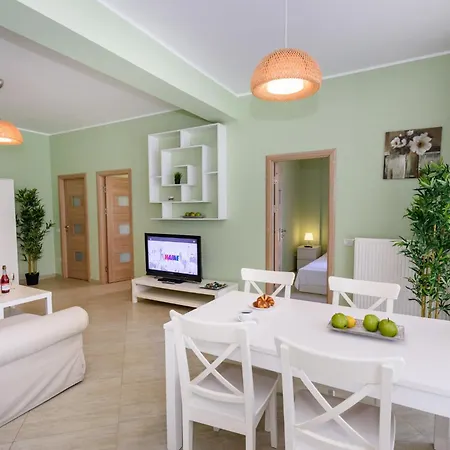 Ini New Azimuth Apartment