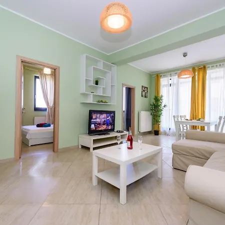 Ini New Azimuth Apartment