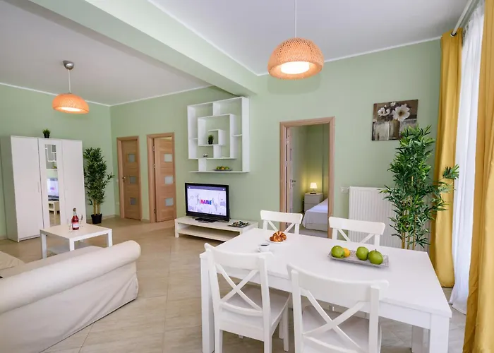 Ini New Azimuth Apartment